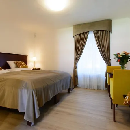 Lovecký Zámek Karlštejn Apartmán