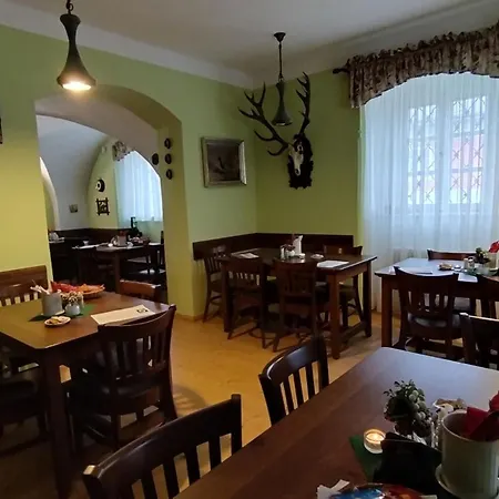 Lovecky Zamek Karlstejn