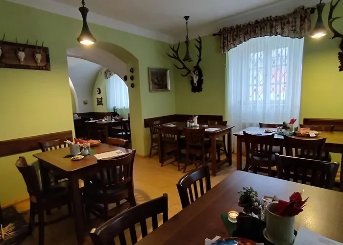Lovecky Zamek Karlstejn